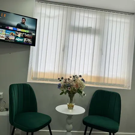 Apartment Stylish In Westbrom *