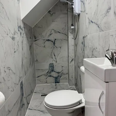 Stylish In Westbrom Apartment Birmingham